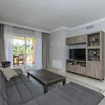 Perfect Location Between Golf And Beach